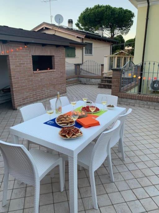 Villa Parisi Luxury Italian Villa ฟาโน ภายนอก รูปภาพ