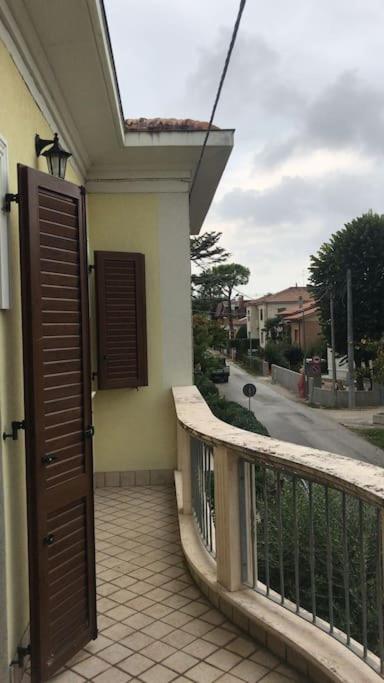 Villa Parisi Luxury Italian Villa ฟาโน ภายนอก รูปภาพ