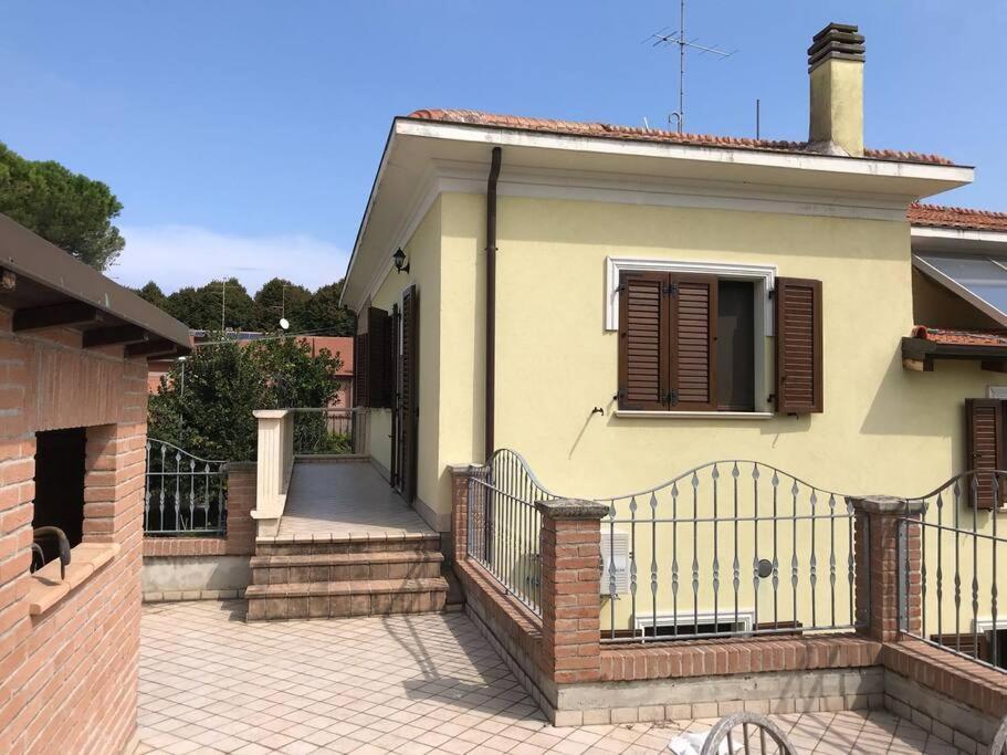 Villa Parisi Luxury Italian Villa ฟาโน ภายนอก รูปภาพ
